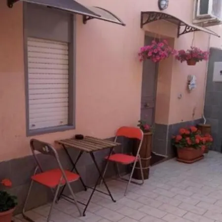 The Airport House Apartment